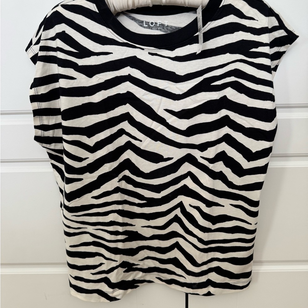 New With Tags! LOFT size small black and white boxy cap-sleeve tee